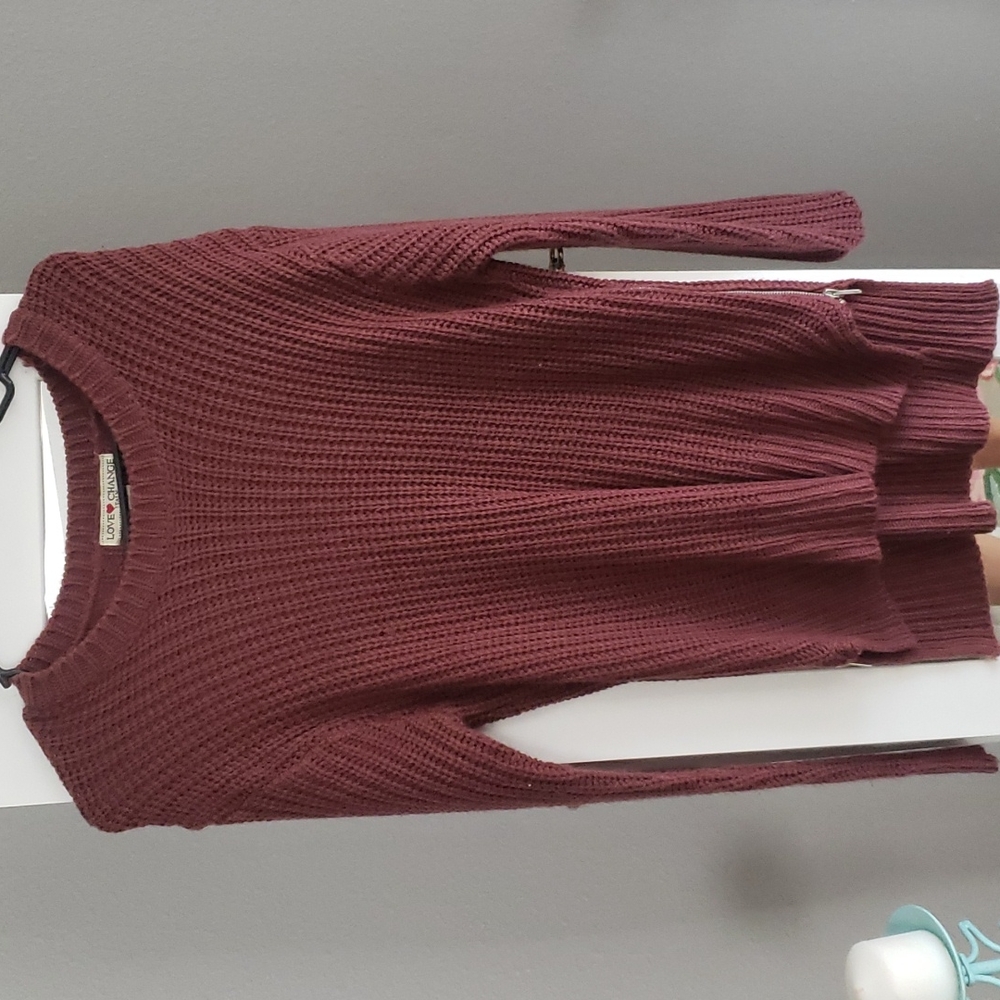 Maroon sweater